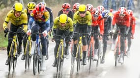 Les coureurs sur Paris-Nice le 14 mars 2025