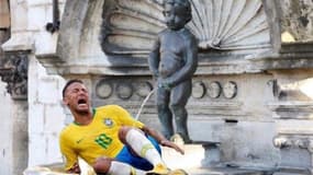 Un montage de Manneken-Pis et Neymar