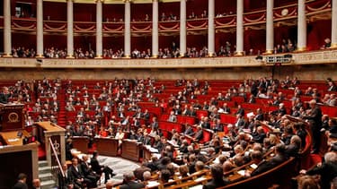 Le Parti socialiste a mis en cause mercredi Nicolas Sarkozy à l'Assemblée concernant l'enquête judiciaire sur une possible corruption lors de la présidentielle de 1995, au moment où l'ex-ministre UMP Renaud Donnedieu de Vabres était en garde à vue. /Photo