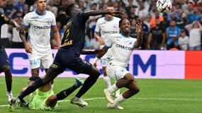 Elye Wahi après avoir manqué une occasion lors de OM-Reims, le 25 août 2024.