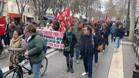 Au moins 1.600 enseignants et lycéens, selon la police, manifestent jeudi 1er février à Marseille.