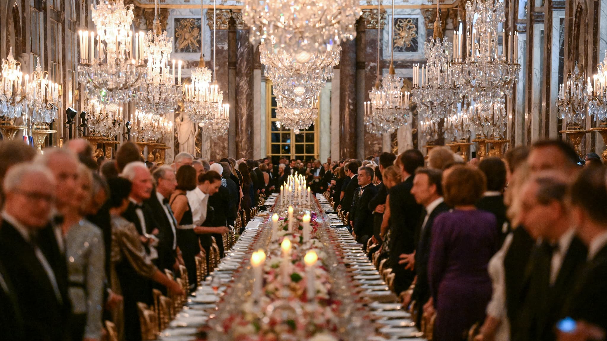 Plus de 150 personnes ont participé au dîner d'Etat en l'honneur de Charles III, à Versailles le 20 septembre 2023 Plus de 150 personnes ont participé au dîner d'Etat en l'honneur de Charles III, à Versailles le 20 septembre 2023