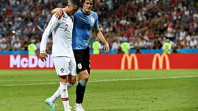 Edinson Cavani soutenu par Cristiano Ronaldo