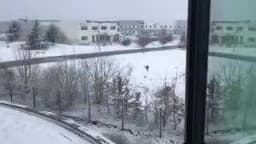 Oise : neige à Beauvais - Témoins BFMTV