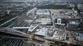 Vue de la gare du Grand Paris en construction au pied de la Tour Pleyel, le 7 février 2024 à Saint-Denis, en Seine-Saint-Denis