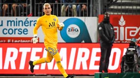 Keylor Navas avec le PSG contre les Brestois