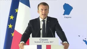 "La République ne cède pas aux gens en cagoule…" L'échange tendu entre Macron et un journaliste