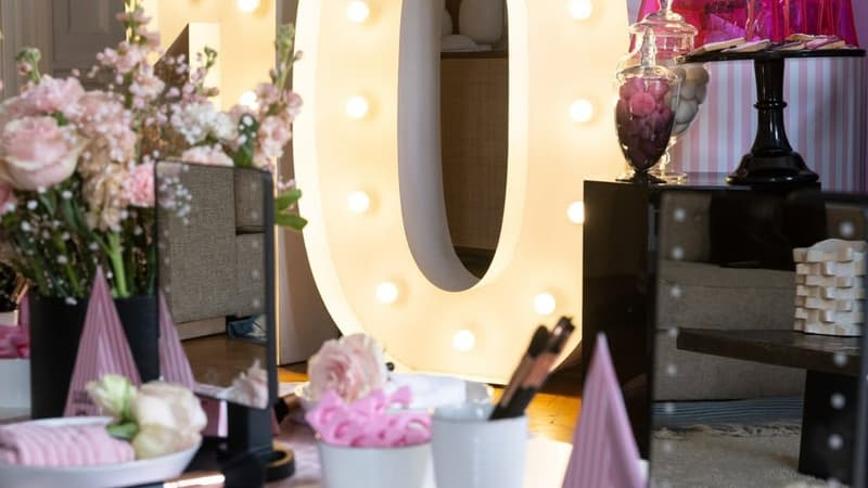 "Ça peut monter jusqu’à des sommes à cinq chiffres…" Oubliez les anniversaires au McDo: entre party au musée, brunch au caviar et salon transformé en véritable haras, les fêtes pour enfants (riches) deviennent un gros business