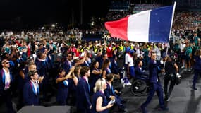 La délégation française à la Concorde lors de la cérémonie d'ouverture des Jeux paralympiques de Paris 2024.