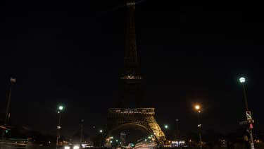 La Tour Eiffel sera éteinte à minuit ce lundi.