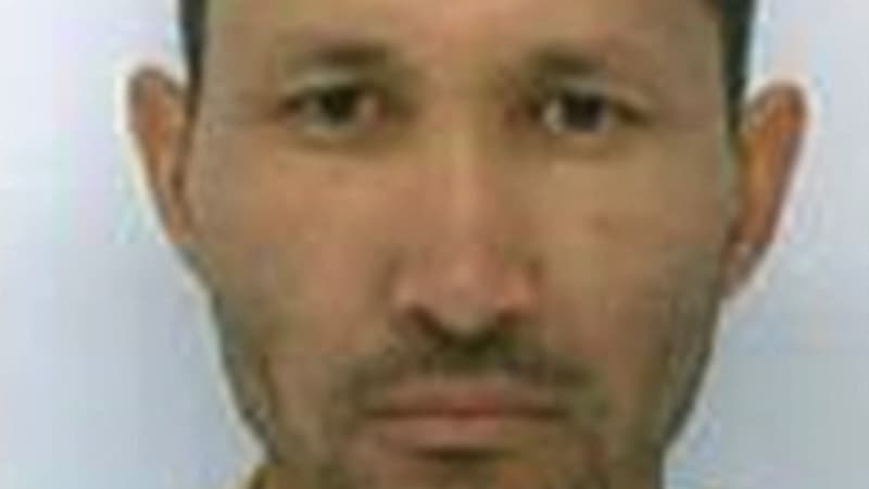 À Londres, une femme et ses filles attaquées avec une "substance corrosive". Le suspect, Abdul Ezedi un homme de 35 ans venant de Newcastle, est en fuite