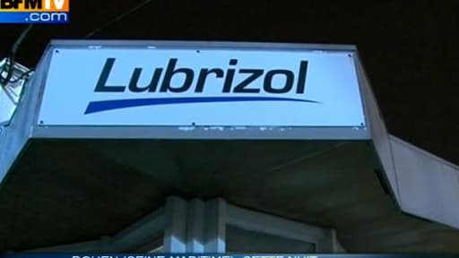 Le nuage, qui s'est échappé de l'usine Lubrizol de Rouen, ne serait pas toxique