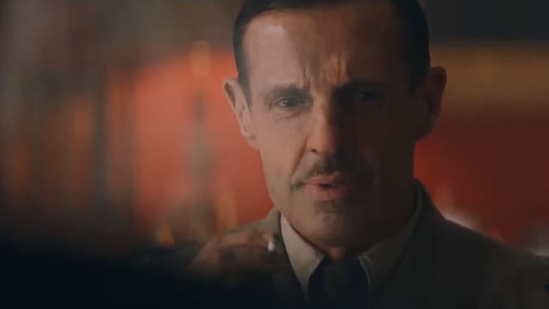 Lambert Wilson dans le rôle de Charles de Gaulle.