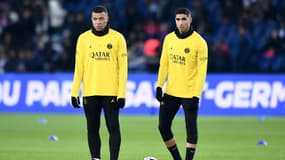 Kylian Mbappé et Achraf Hakimi à l'échauffement avec le PSG, 29 janvier 2023
