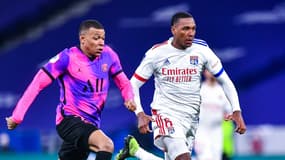 Kylian Mbappé face à Marcelo lors de OL-PSG