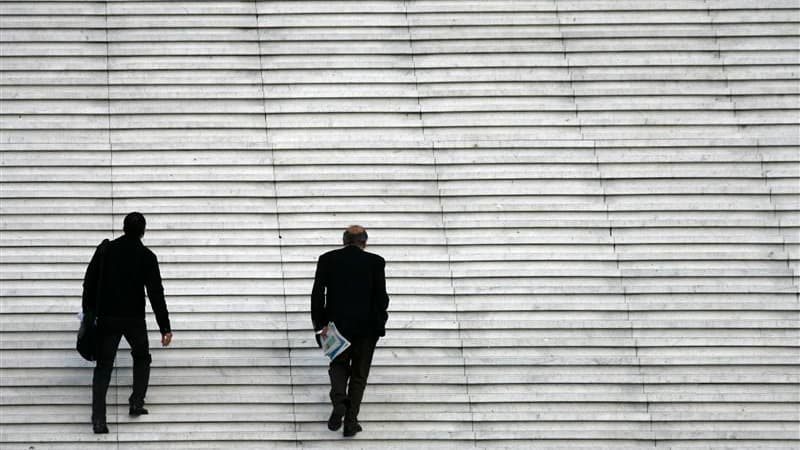 Le contrat de génération, promesse phare de François Hollande et dont le texte a été adopté en conseil des ministres, devrait être opérationnel avant la fin du premier trimestre 2013. /Photo d'archives/REUTERS/John Schults