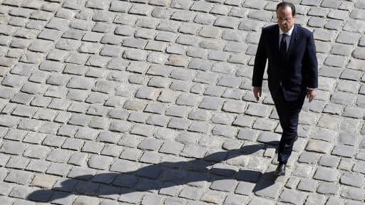 François Hollande dans la Cour des Invalides pour l'hommage national à Dominique Baudis, mardi 15 avril 2014.