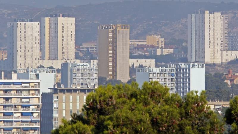 Les ventes de logements neufs ont baissé de 2,6% au premier trimestre par rapport au premier trimestre 2012, les stocks atteignant leur plus haut niveau depuis la crise 2008. /Photo d'archives/ REUTERS/Jean-Paul Pélissier