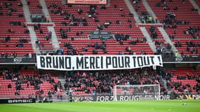Le bel hommage des supporters rennais pour leur ex-entraîneur, Bruno Genesio, le 26 novembre 2023, au Roazhon Park