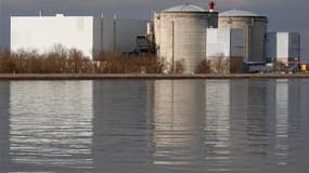 La centrale nucléaire de Fessenheim, près de Colmar. Les ministres de l'Ecologie Nathalie Kosciusko-Morizet et de l'Industrie Eric Besson estiment que le débat sur le nucléaire sera probablement nécessaire en France au vu de l'onde de choc provoquée par l