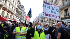 Quelques centaines de manifestants se sont réunis à Paris.