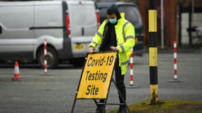 Un centre de tests pour le Covid-19 à Moston, Manchester (Royaume-Uni) le 19 février 2021.