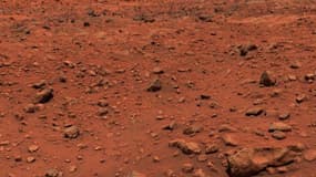 Viking 1 a pris une photo en couleurs de Mars le 21 juillet 1976, montrant de nombreux rochers à la surface de la planète.