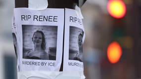 Une photo est exposée dans un mémorial improvisé dédié à Renee Nicole Good, abattue à bout portant le 7 janvier par un agent de l'ICE (Immigration and Customs Enforcement) à Minneapolis, dans le Minnesota, le 8 janvier 2026.