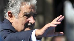 Le président uruguayen, l'ancien guérillero José Mujica, ne mentionne dans sa déclaration officielle de patrimoine qu'une Volkswagen Coccinelle de 1987, d'une valeur de 1.600 euros. Mujica ajoute qu'il n'a ni dette, ni économies. /Photo prise le 1er mars