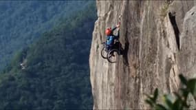 Paraplégique, il escalade une falaise en fauteuil roulant