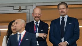 Peter Schmeichel présent dans les tribunes pour assister à France-Danemark (2-1).