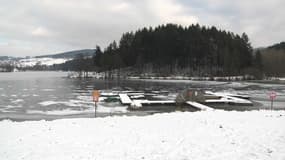 Le maire de Cublize, commune où se situe le Lac des sapins a pris un arrêté pour interdire de s'aventurer sur le lac.