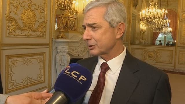 Le président de l'Assemblée nationale, Claude Bartolone, ne voulait pas "partager une coupe de champagne" avec le maire FN Steeve Briois.