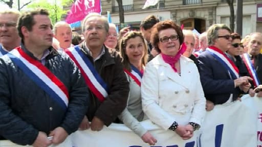 Manif contre le mariage homo: la présence de Collard (FN) aux côtés d'UMP fait réagir