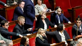 Marine Le Pen et des députés RN à l'Assemblée nationale le 16 décembre 2024