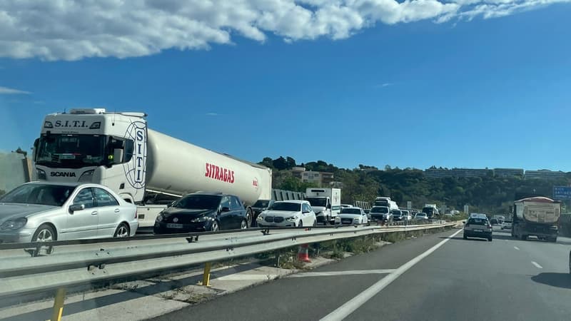 La circulation à l'arrêt sur l'autoroute A8 (image d'illustration).