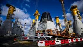 Les gigantesques fondations en béton des éoliennes du futur parc de Fécamp, en cours de construction au Havre, en Seine-Maritime, le 11 février 2022