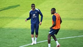 Kylian Mbappé et Marcus Thuram à l'entraînement avec les Bleus, le 26 juin 2024.