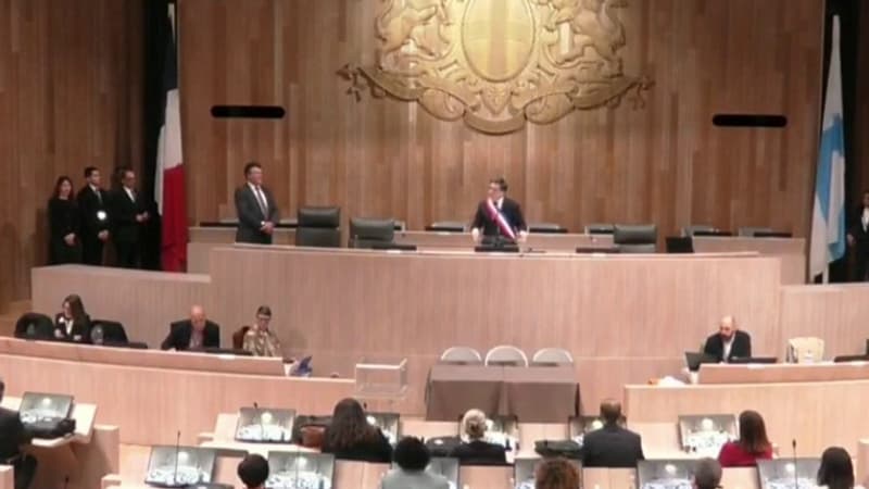 "Poser les pierres de demain": Benoît Payan officiellement réélu à la tête de Marseille