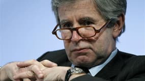 Alain Minc, l'un des conseillers officieux de Nicolas Sarkozy, n'exclut pas que le président sortant reste en politique en cas de défaite dimanche soir, bien qu'il ait dit maintes fois qu'il se retirerait et changerait de vie dans ce cas. /Photo d'archive
