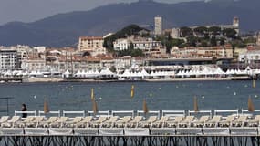 Deux hommes ont attaqué mercredi matin un horloger de luxe situé sur la Croisette à Cannes, quelques jours après le vol de bijoux d'un montant de 102 millions d'euros, un record en France, commis dimanche au Carlton. Le montant du préjudice n'est pas enco