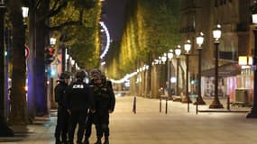 Des CRS lors de l'attentat des Champs-Elysée le 20 avril 2017.