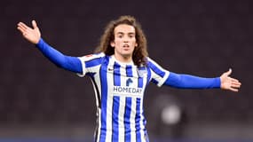 Mattéo Guendouzi en train de contester lors d'un match du Hertha Berlin
