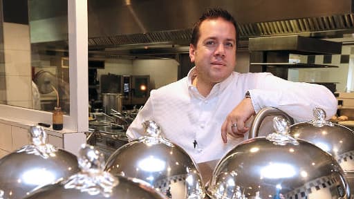 Le chef Arnaud Lallement rentre dans le cercle fermé des "trois étoiles".