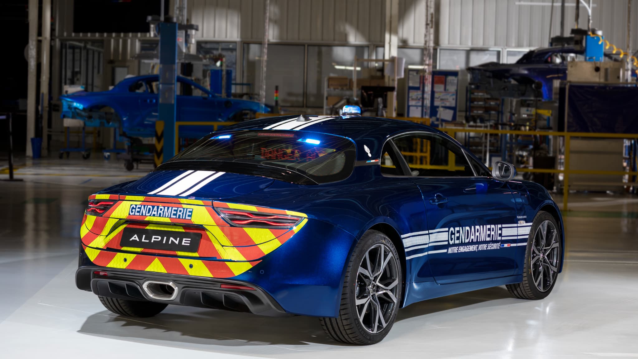 L'Alpine A110 qui équipera les équipes rapides d'intervention de la Gendarmerie nationale. L'Alpine A110 qui équipera les équipes rapides d'intervention de la Gendarmerie nationale.
