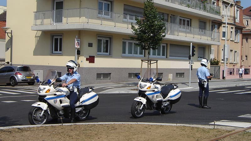 Les policiers municipaux manifestent pour la revalorisation de leurs salaires.