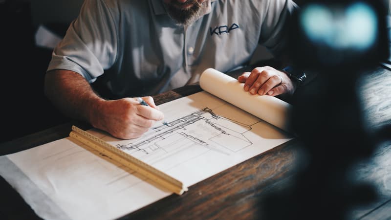 La Cour de cassation rappelle que les particuliers peuvent demander des dommages-intérêts en plus des pénalités en cas de retard de livraison du constructeur.