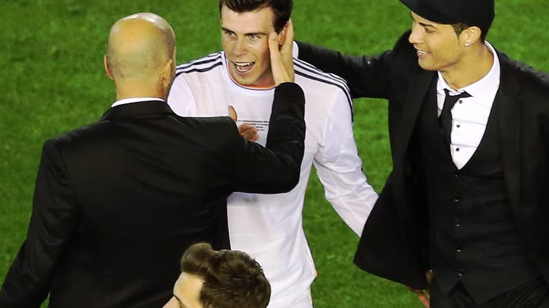 Gareth Bale félicité par Zinedine Zidane et Cristiano Ronaldo Gareth Bale félicité par Zinedine Zidane et Cristiano Ronaldo