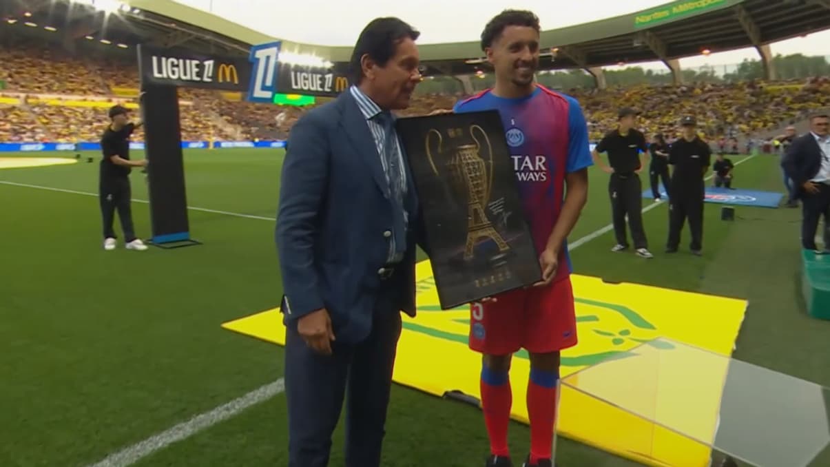 Waldemar Kita avec Marquinhos avant Nantes-PSG, le 17 août 2025 en Ligue 1 Waldemar Kita avec Marquinhos avant Nantes-PSG, le 17 août 2025 en Ligue 1