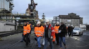 Ouvriers d'ArcelorMittal sur le site d'Hayange-Florange. Le leader du syndicat CFDT à Florange, Edouard Martin, s'est déclaré vendredi prêt à croire les promesses de François Hollande sur l'avenir du site, tout en se montrant extrêmement sceptique sur les
